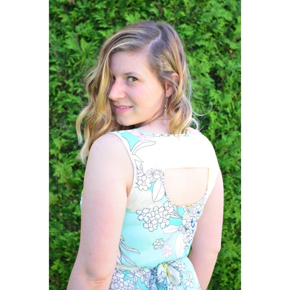 Floral Maxi Dress in Pastel Colors - Picture 5 of 7